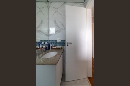 Apartamento à venda com 129m², 3 quartos e 2 vagasBanheiro da Suíte 2