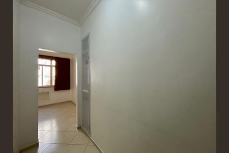 Sala - hall de entrada de apartamento à venda com 1 quarto, 46m² em Copacabana, Rio de Janeiro