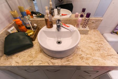 Apartamento à venda com 80m², 3 quartos e 2 vagasBanheiro