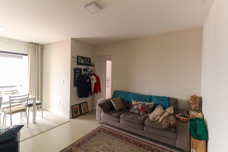 Apartamento à venda com 80m², 3 quartos e 2 vagasSala