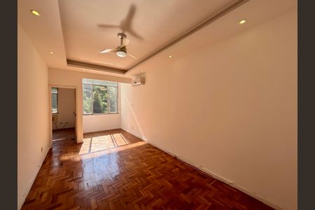 Sala de apartamento à venda com 3 quartos, 80m² em Copacabana, Rio de Janeiro