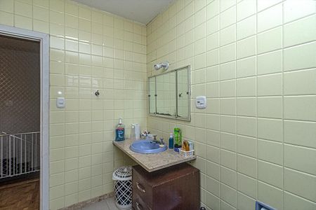 Casa à venda com 300m², 3 quartos e 7 vagasbanheiro na suíte_3