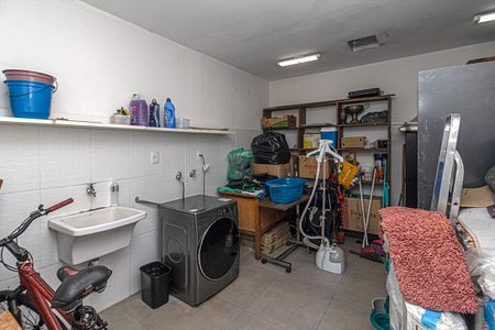 Casa à venda com 300m², 3 quartos e 7 vagasárea de serviço_2