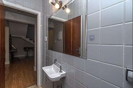 Casa à venda com 300m², 3 quartos e 7 vagaslavabo_3