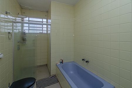 Casa à venda com 300m², 3 quartos e 7 vagasbanheiro na suíte_2