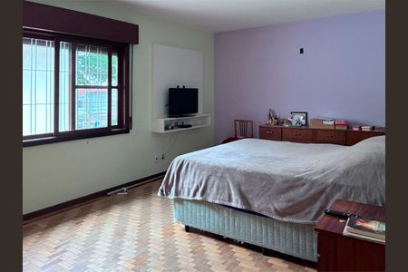 Casa à venda com 300m², 3 quartos e 7 vagasquarto 2_1