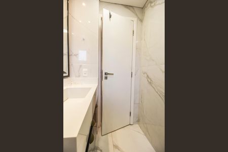 Apartamento para alugar com 96m², 2 quartos e 2 vagas Apartamento para alugar com 96m², 2 quartos e 2 vagasBanheiro da Suíte