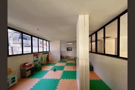 Apartamento à venda com 96m², 2 quartos e 1 vaga Apartamento à venda com 96m², 2 quartos e 1 vagaÁrea comum - brinquedoteca