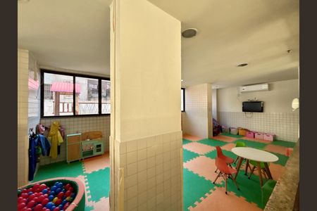 Apartamento à venda com 96m², 2 quartos e 1 vaga Apartamento à venda com 96m², 2 quartos e 1 vagaÁrea comum - brinquedoteca