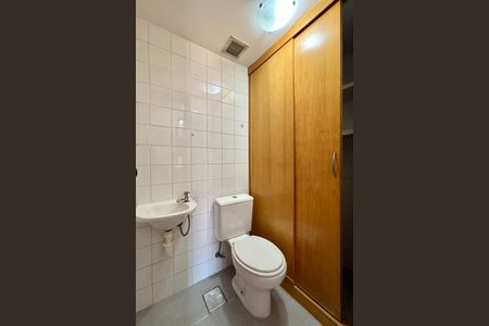 Apartamento à venda com 96m², 2 quartos e 1 vaga Apartamento à venda com 96m², 2 quartos e 1 vagaBanheiro social 2