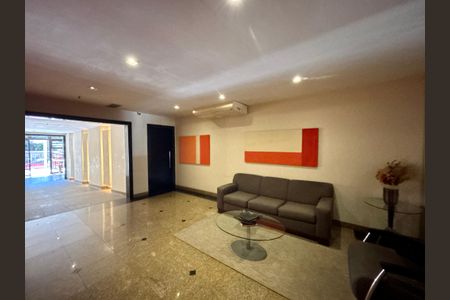Apartamento à venda com 96m², 2 quartos e 1 vaga Apartamento à venda com 96m², 2 quartos e 1 vagaPortaria