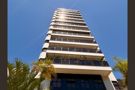 Apartamento à venda com 96m², 2 quartos e 1 vaga Apartamento à venda com 96m², 2 quartos e 1 vagaFachada