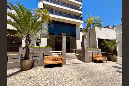 Apartamento à venda com 96m², 2 quartos e 1 vaga Apartamento à venda com 96m², 2 quartos e 1 vagaFachada