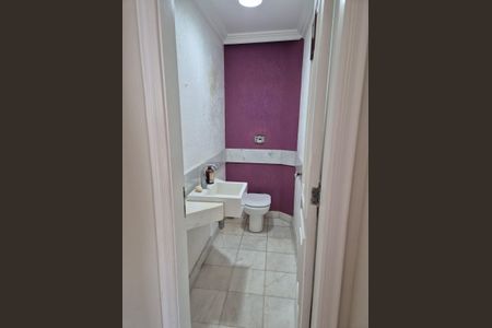 Casa de condomínio à venda com 448m², 4 quartos e 5 vagasLavabo