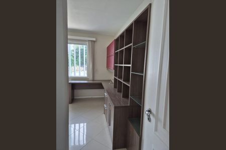 Casa de condomínio à venda com 448m², 4 quartos e 5 vagasSuíte 1