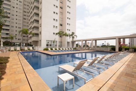 Apartamento à venda com 120m², 2 quartos e 2 vagas Apartamento à venda com 120m², 2 quartos e 2 vagasÁrea comum - Piscina