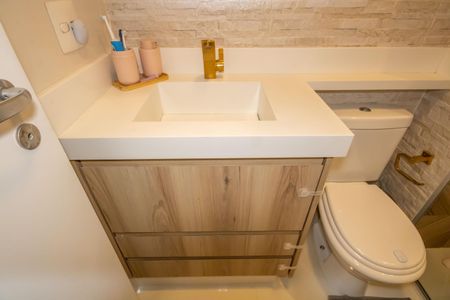 Apartamento à venda com 120m², 2 quartos e 2 vagas Apartamento à venda com 120m², 2 quartos e 2 vagasBanheiro da Suíte 2