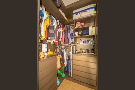 Apartamento à venda com 120m², 2 quartos e 2 vagas Apartamento à venda com 120m², 2 quartos e 2 vagasCloset da suíte 1