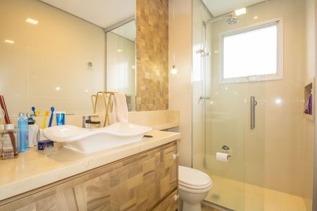 Apartamento à venda com 120m², 2 quartos e 2 vagas Apartamento à venda com 120m², 2 quartos e 2 vagasBanheiro da Suíte 1