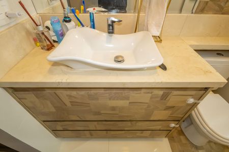 Apartamento à venda com 120m², 2 quartos e 2 vagas Apartamento à venda com 120m², 2 quartos e 2 vagasBanheiro da Suíte 1