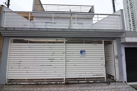 Casa à venda com 222m², 4 quartos e 6 vagasFachada 