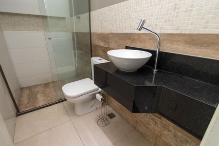 Casa à venda com 160m², 3 quartos e 3 vagas Casa à venda com 160m², 3 quartos e 3 vagasBanheiro Social