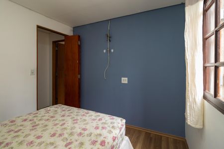 Casa à venda com 160m², 3 quartos e 3 vagas Casa à venda com 160m², 3 quartos e 3 vagasQuarto 2