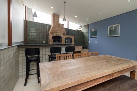 Casa à venda com 160m², 3 quartos e 3 vagas Casa à venda com 160m², 3 quartos e 3 vagasChurrasqueira - forno a lenha