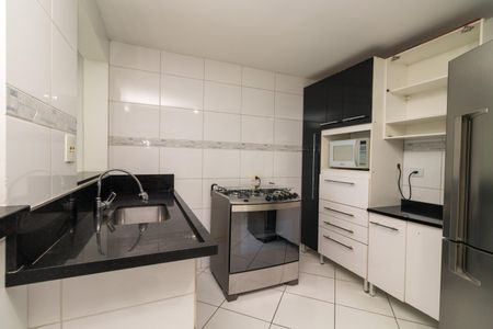Casa à venda com 160m², 3 quartos e 3 vagas Casa à venda com 160m², 3 quartos e 3 vagasCozinha
