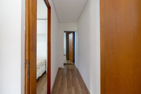 Casa à venda com 160m², 3 quartos e 3 vagas Casa à venda com 160m², 3 quartos e 3 vagasCorredor