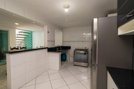Casa à venda com 160m², 3 quartos e 3 vagas Casa à venda com 160m², 3 quartos e 3 vagasCozinha