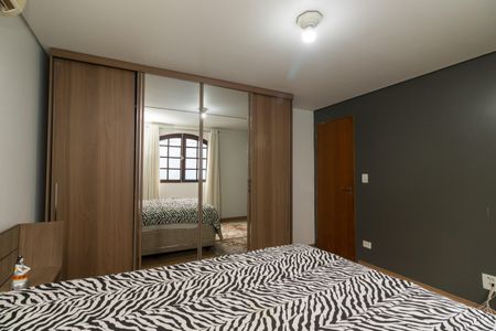 Casa à venda com 160m², 3 quartos e 3 vagas Casa à venda com 160m², 3 quartos e 3 vagasQuarto 1