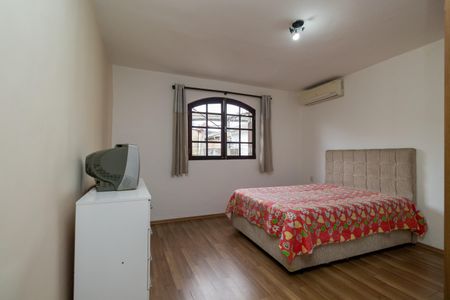 Casa à venda com 160m², 3 quartos e 3 vagas Casa à venda com 160m², 3 quartos e 3 vagasSuíte