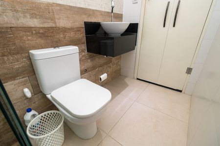 Casa à venda com 160m², 3 quartos e 3 vagas Casa à venda com 160m², 3 quartos e 3 vagasBanheiro Social