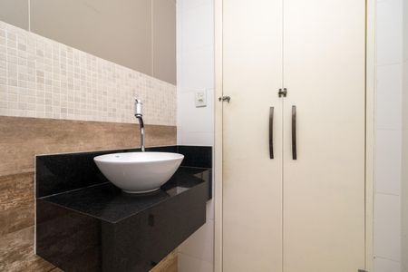 Casa à venda com 160m², 3 quartos e 3 vagas Casa à venda com 160m², 3 quartos e 3 vagasBanheiro Social