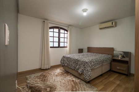 Casa à venda com 160m², 3 quartos e 3 vagas Casa à venda com 160m², 3 quartos e 3 vagasQuarto 1