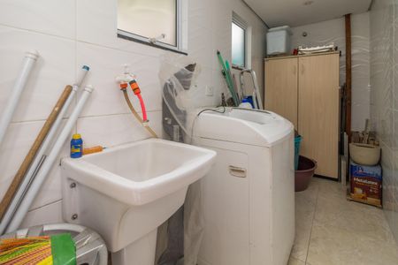 Casa à venda com 160m², 3 quartos e 3 vagas Casa à venda com 160m², 3 quartos e 3 vagasÁrea de Serviço