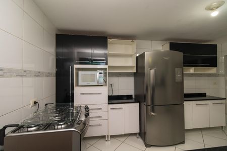 Casa à venda com 160m², 3 quartos e 3 vagas Casa à venda com 160m², 3 quartos e 3 vagasCozinha