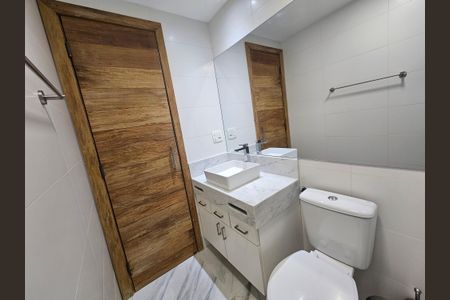 Banheiro de apartamento à venda com 1 quarto, 34m² em Brooklin, São Paulo