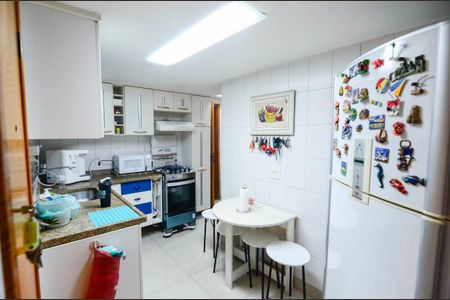 Apartamento à venda com 98m², 3 quartos e 1 vagaCozinha