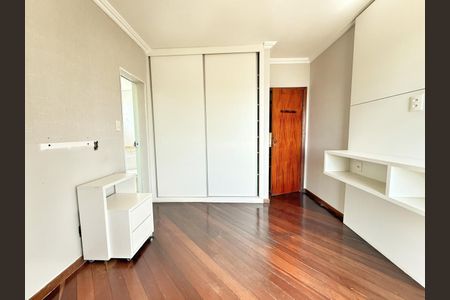 Apartamento à venda com 100m², 3 quartos e 2 vagasSuíte
