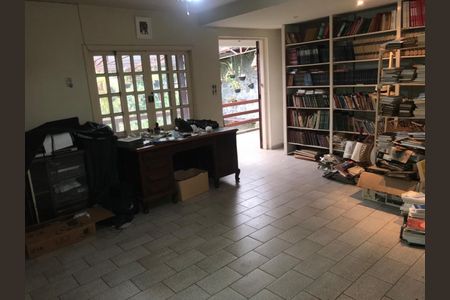 Casa à venda com 191m², 4 quartos e 2 vagas