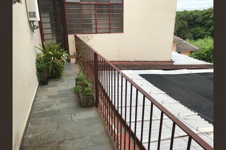 Casa à venda com 191m², 4 quartos e 2 vagas