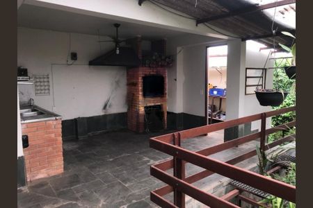 Casa à venda com 191m², 4 quartos e 2 vagas