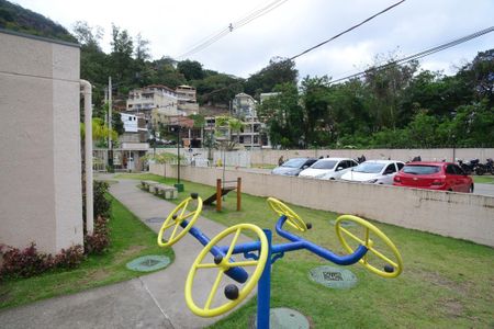 Apartamento para alugar com 40m², 2 quartos e 1 vaga Apartamento para alugar com 40m², 2 quartos e 1 vagaÁrea Comum - Playground