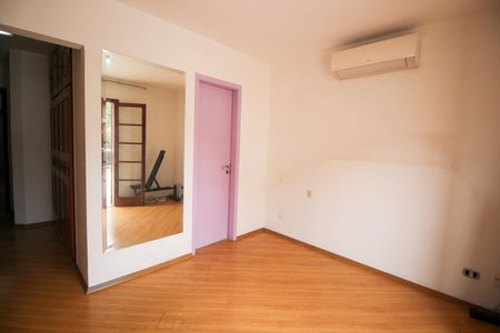 Casa para alugar com 225m², 3 quartos e 2 vagasSuíte 1