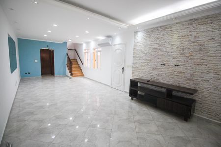 Casa para alugar com 225m², 3 quartos e 2 vagasSala