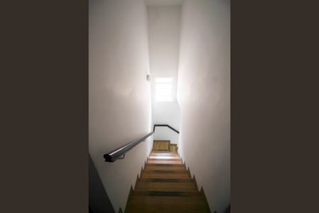 Casa para alugar com 225m², 3 quartos e 2 vagasEscada