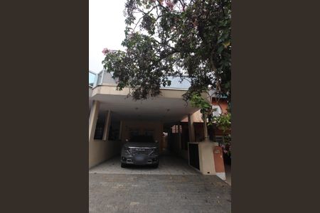 Casa para alugar com 225m², 3 quartos e 2 vagas Casa para alugar com 225m², 3 quartos e 2 vagasFachada