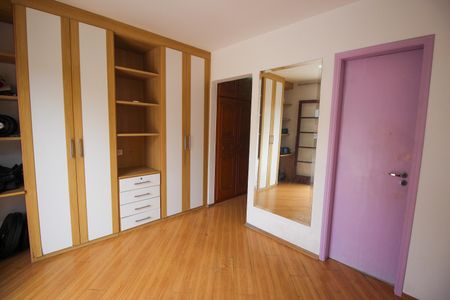 Casa para alugar com 225m², 3 quartos e 2 vagasSuíte 1